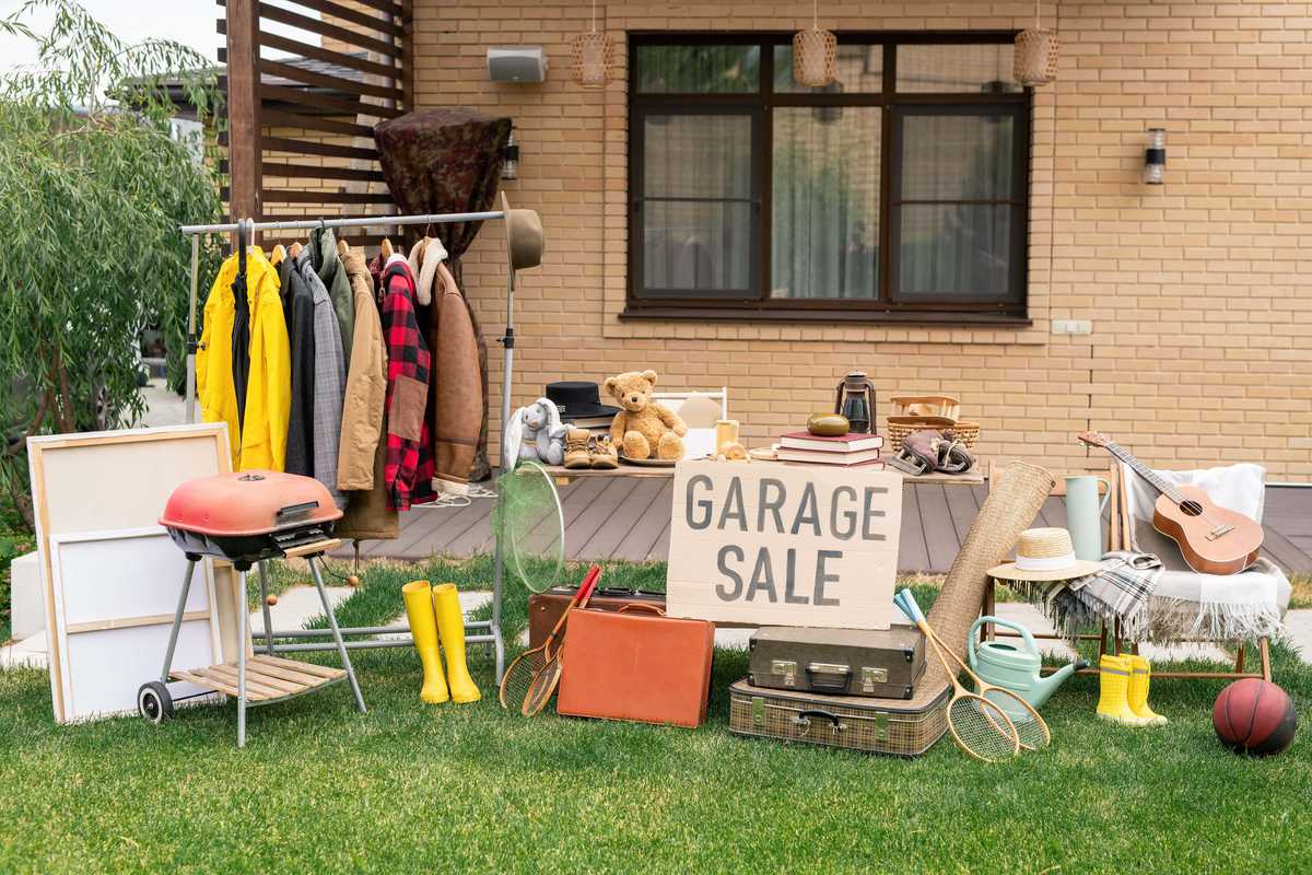 Holding a Garage Sale? Downsizing Diva
